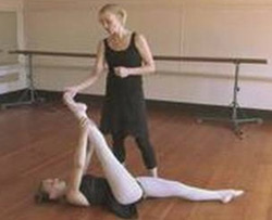 do-ballet-exercises-home.1280x600